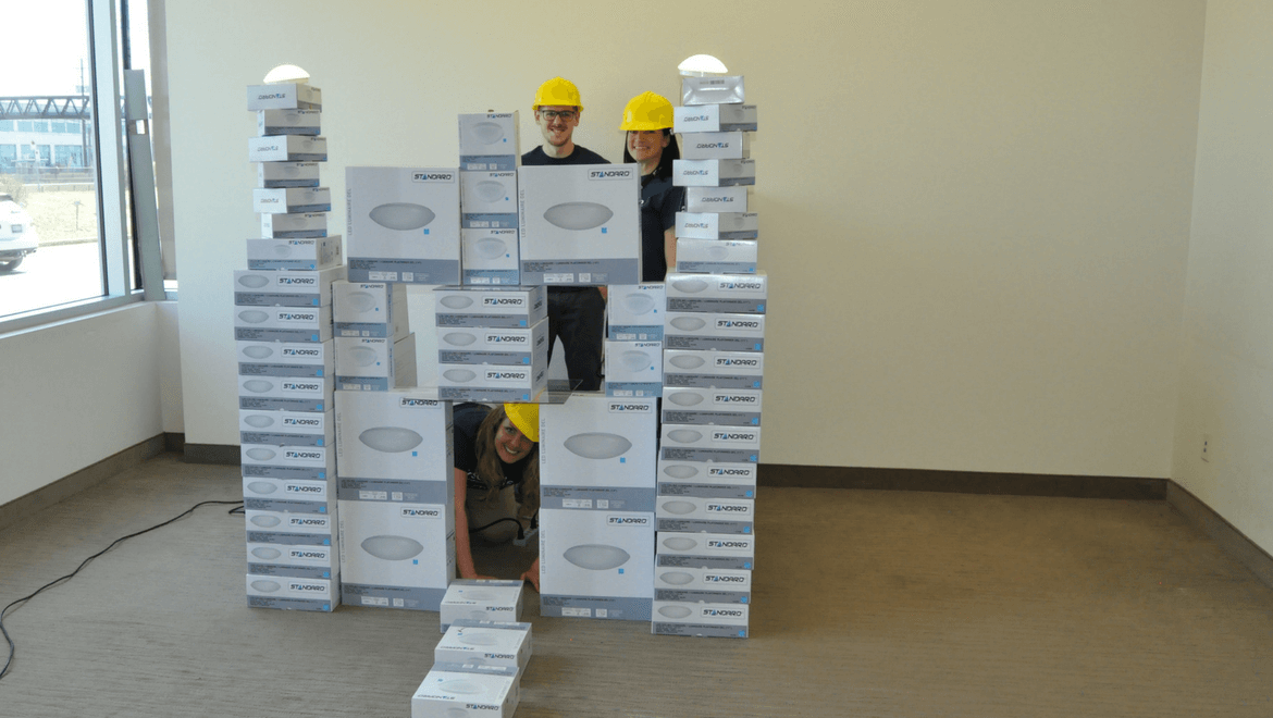 CONSTRUIRE DES MAISONS UNE BOÎTE À LA FOIS