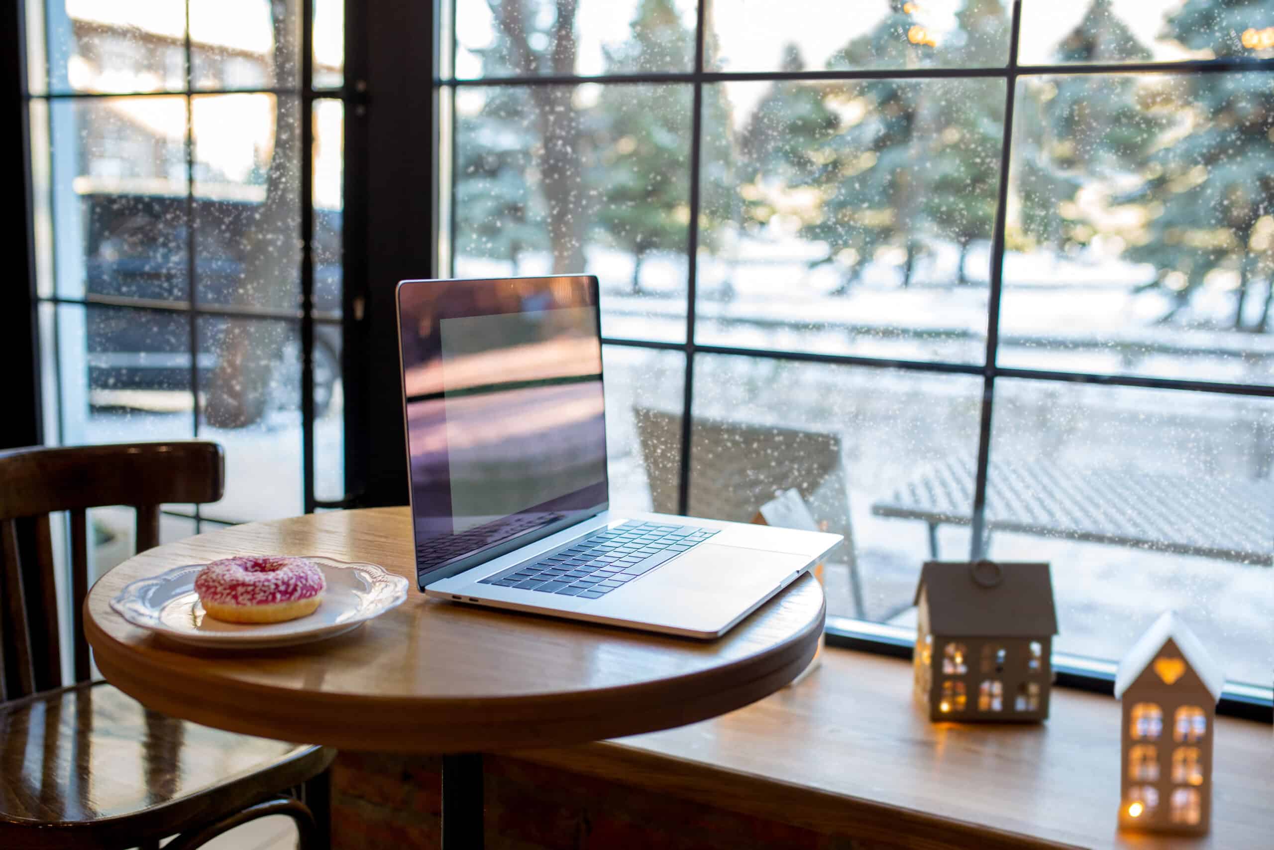 Why and how to adjust lighting with seasonal changes