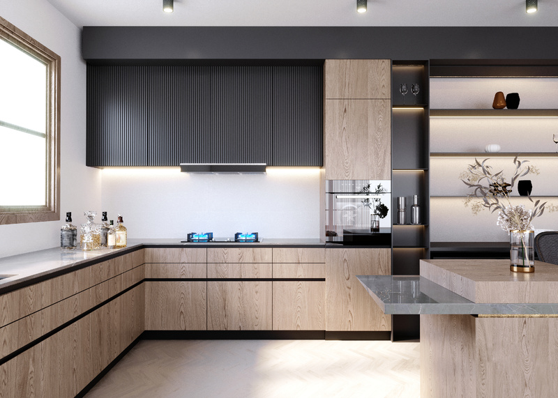 Cuisine résidentielle moderne avec éclairage par couches, comprenant de l’éclairage sous-armoire, des encastrés au plafond, un éclairage d’accentuation chaleureux sur les tablettes, des armoires en bois, des armoires supérieures foncées et un îlot contemporain au design épuré.