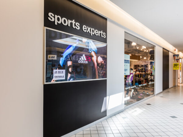 Beloeil Sport Expert storefront facade lighted with Stanpro luminaires to improve the customer experience and attract people's eye